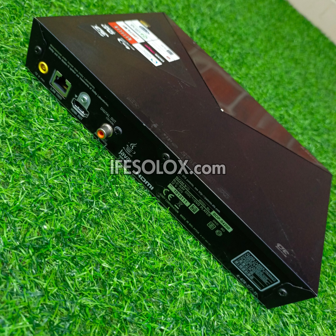 Sony BDP-S4200 Smart 3D Blu-ray & DVD Player with Netflix, YouTube - Foreign Used