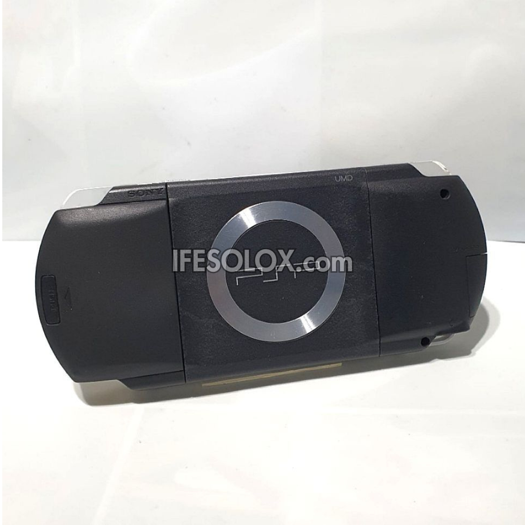 PlayStation Portable PSP 1000 series Game Console with 16GB Memory Stick and 15 Games (reshell) - Foreign Used