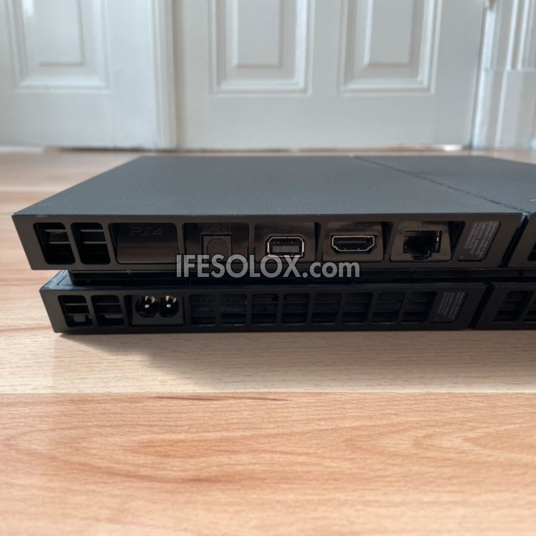 Sony Playstation 4 (PS4) 500GB Game Console with 2 DUALSHOCK 3 Controllers - Foreign Used