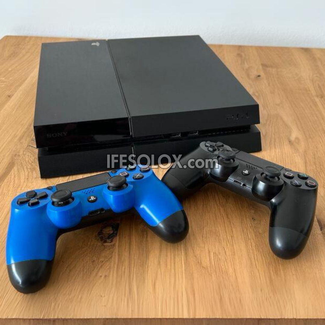Sony Playstation 4 (PS4) 500GB Game Console with 2 DUALSHOCK 3 Controllers - Foreign Used