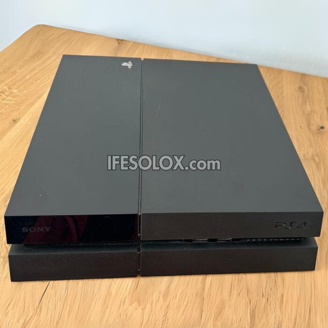 Sony Playstation 4 (PS4) 500GB Game Console with 2 DUALSHOCK 3 Controllers - Foreign Used