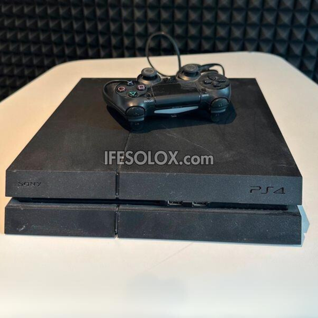 Sony Playstation 4 (PS4) 500GB Game Console with 1 DUALSHOCK 3 Controller - Foreign Used