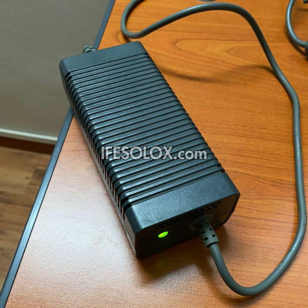 Microsoft XBOX 360 Pro 60GB Game Console Complete Set with 2 Wired Controller and 5 Titles - Foreign Used