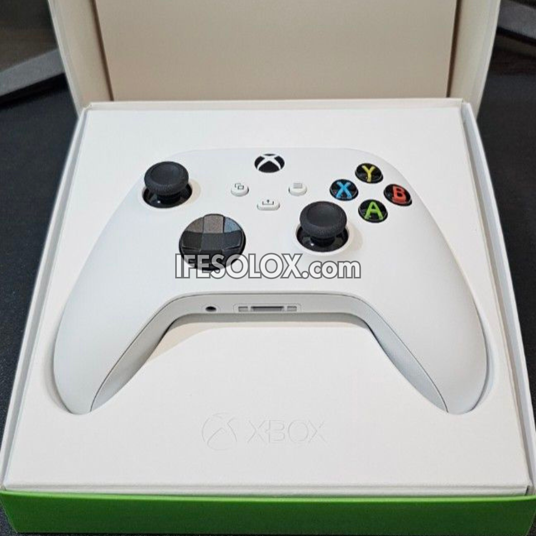 Microsoft XBOX Series S|X Wireless Controller (ROBOT WHITE) - Brand New