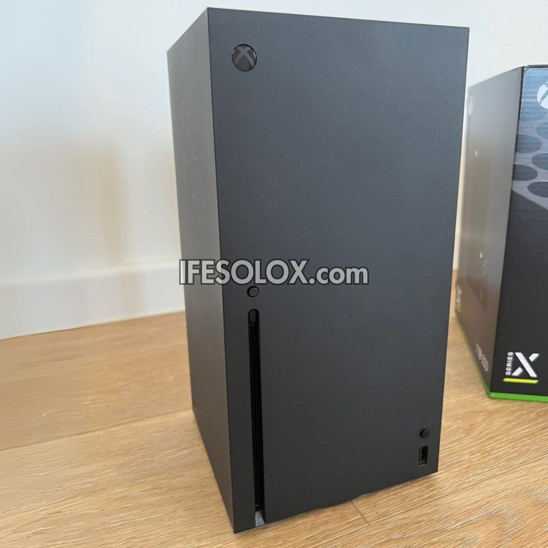 Microsoft Xbox Series X 1TB SSD Game Console Complete Set with 2 Wireless Controller - Foreign Used
