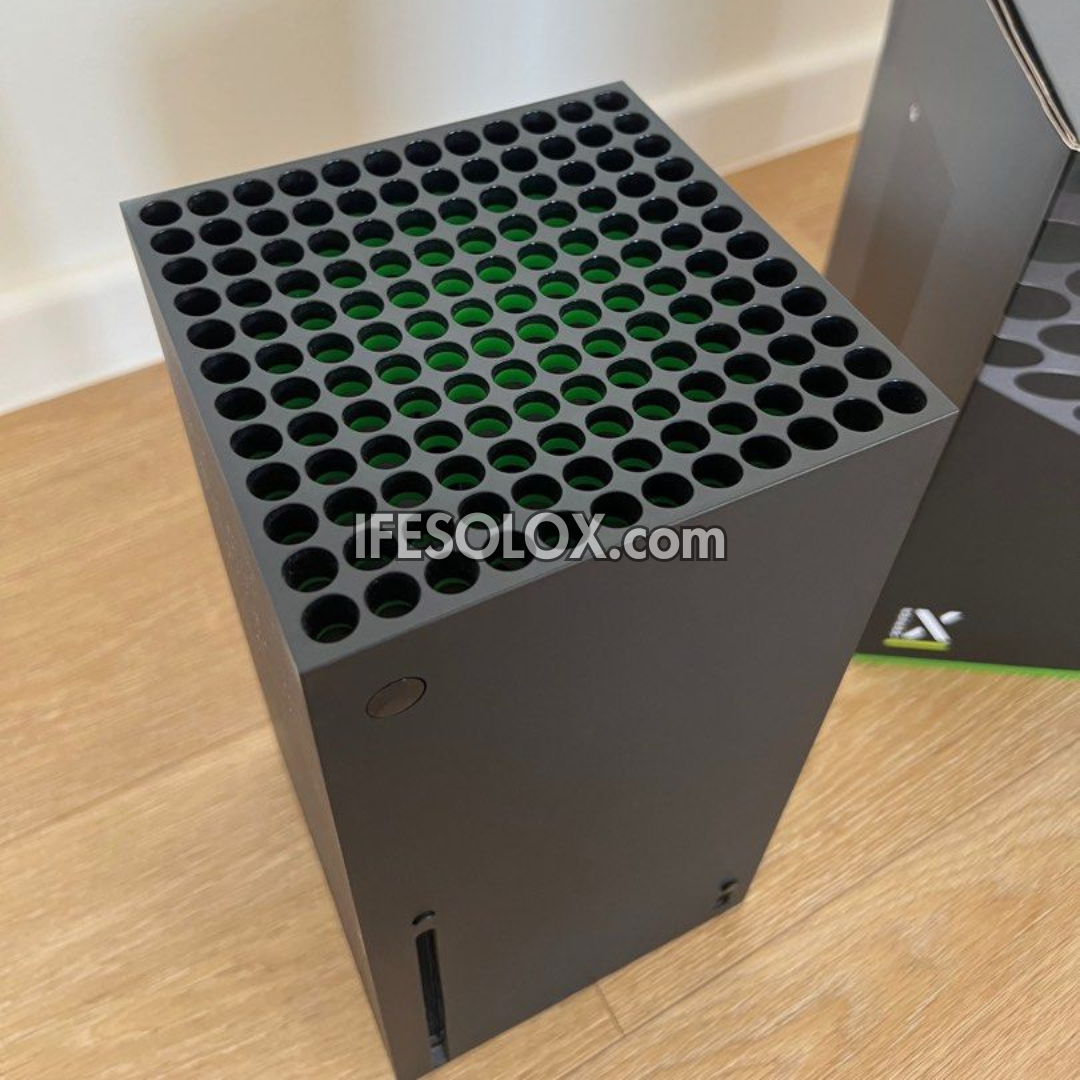Microsoft Xbox Series X 1TB SSD Game Console Complete Set with 2 Wireless Controller - Foreign Used
