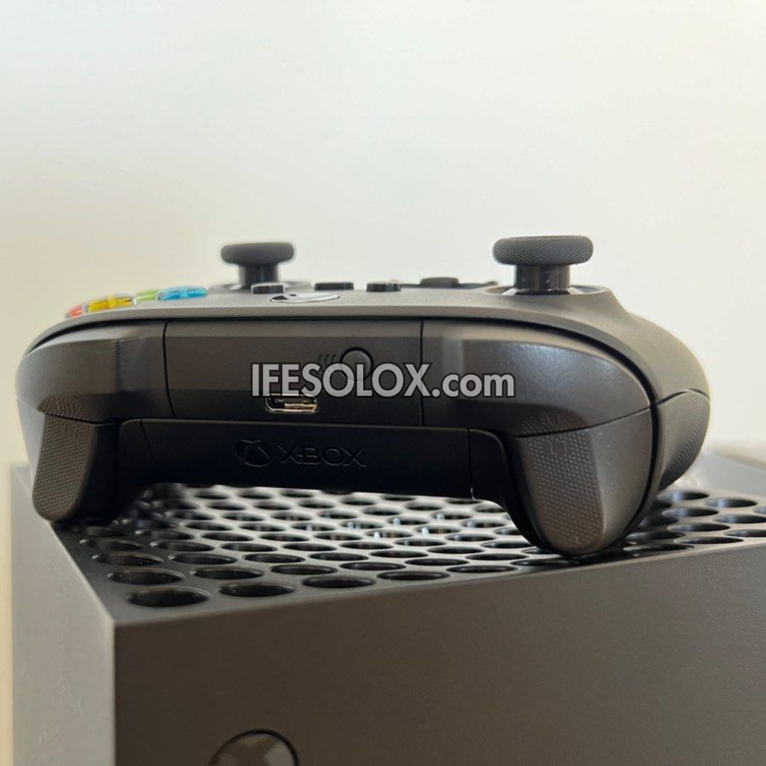Microsoft Xbox Series X 1TB SSD Game Console Complete Set with 2 Wireless Controller - Foreign Used