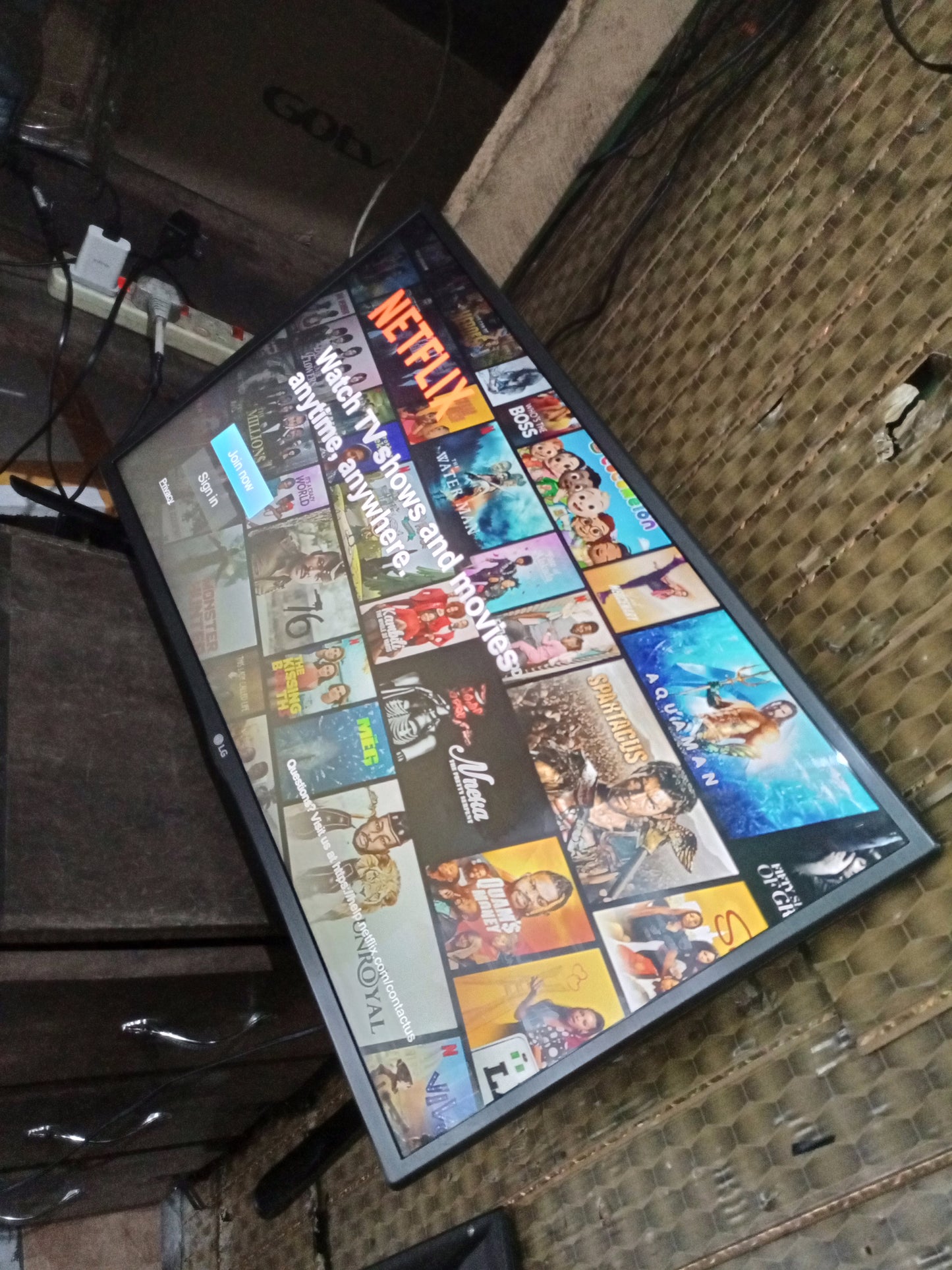 LG 32 Inch 32LB580V Ultra Slim Satellite Smart Internet TV (WiFi, ScreenShare) - UK Used