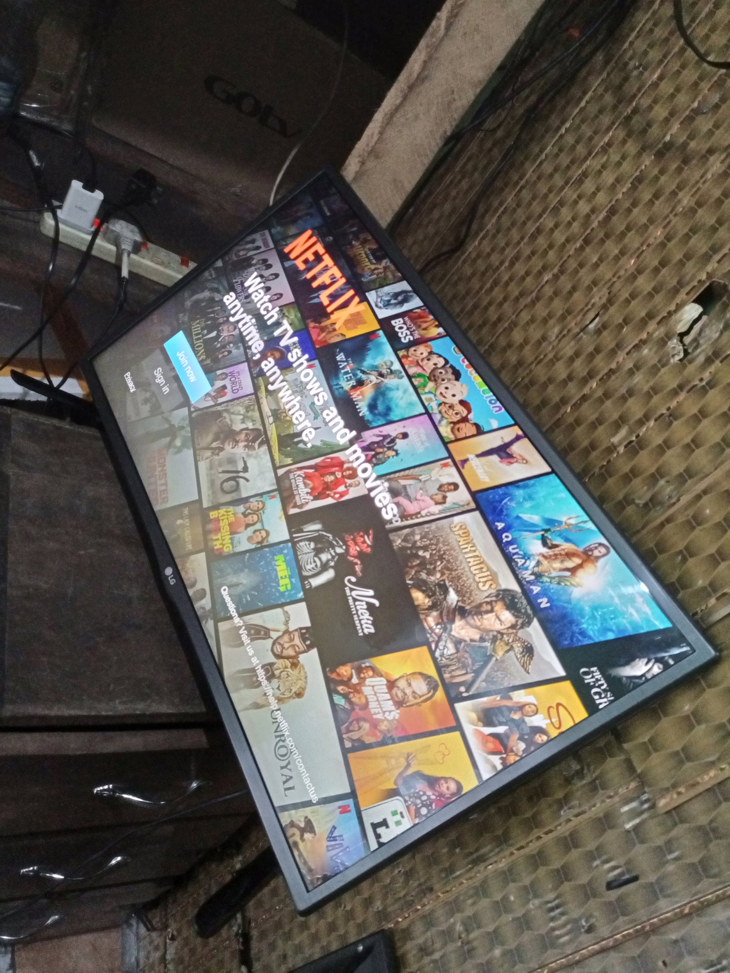 LG 32 Inch 32LB580V Ultra Slim Satellite Smart Internet TV (WiFi, ScreenShare) - UK Used