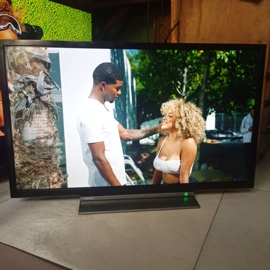 TOSHIBA 32 inch 32W3863DB Satellite Smart FHD LED TV + Built-in WiFi - London Used
