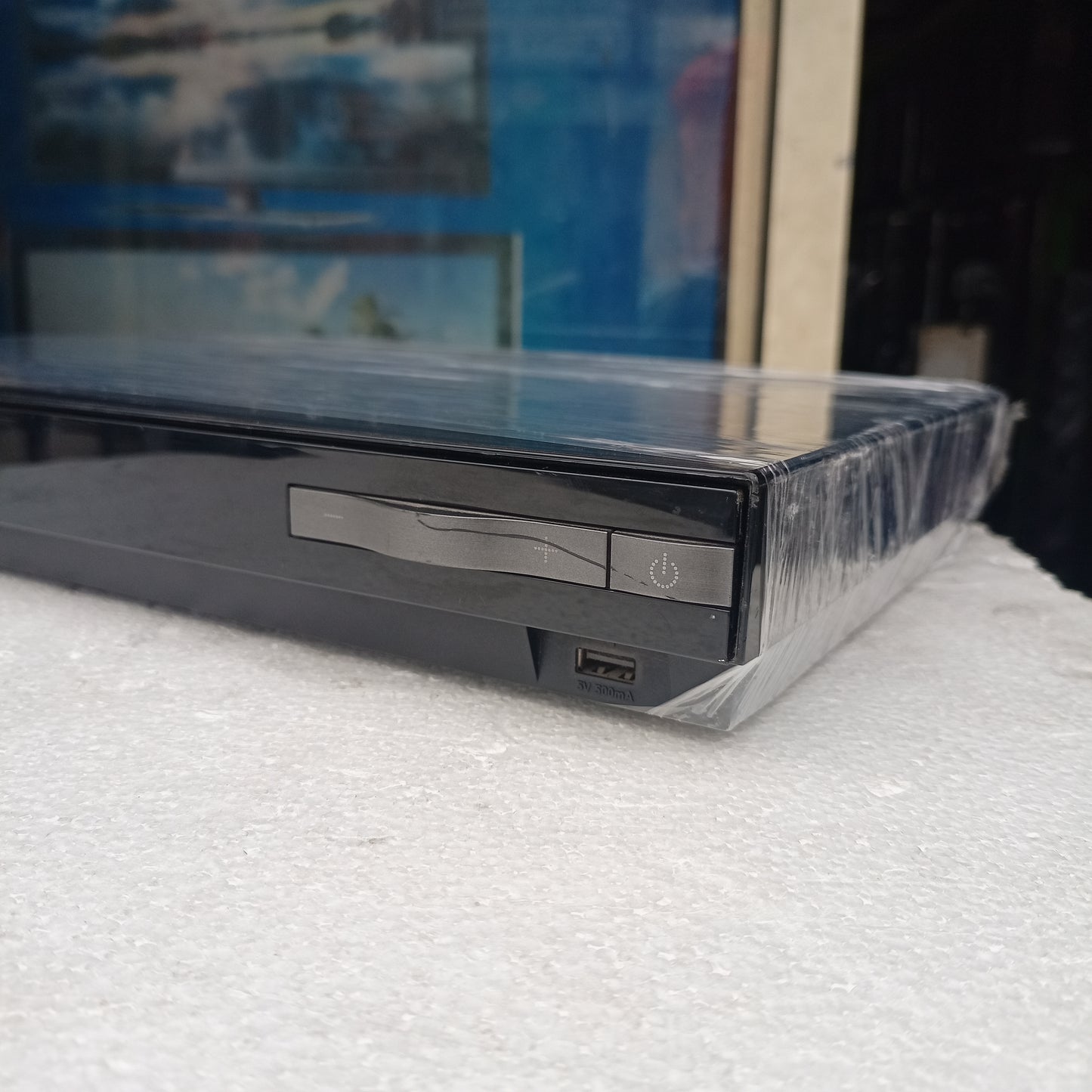 Samsung HT-E5200 2.1Ch 500watts 3D Smart Home Theater Machine Head - Buttons Closer View
