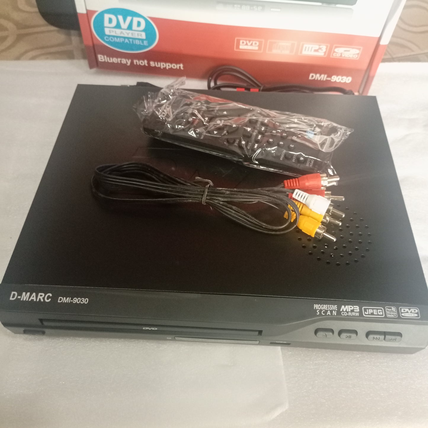 DMARC DMI-9030 Multi-Playback DVD Player + Speaker Output & Internal Speakers - Brand New