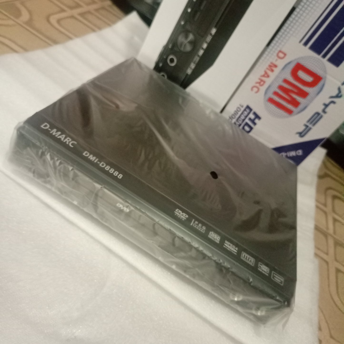 DMARC DMI-D8888 Multi-Playback HDMI DVD Player + HDMI Cable - Brand New