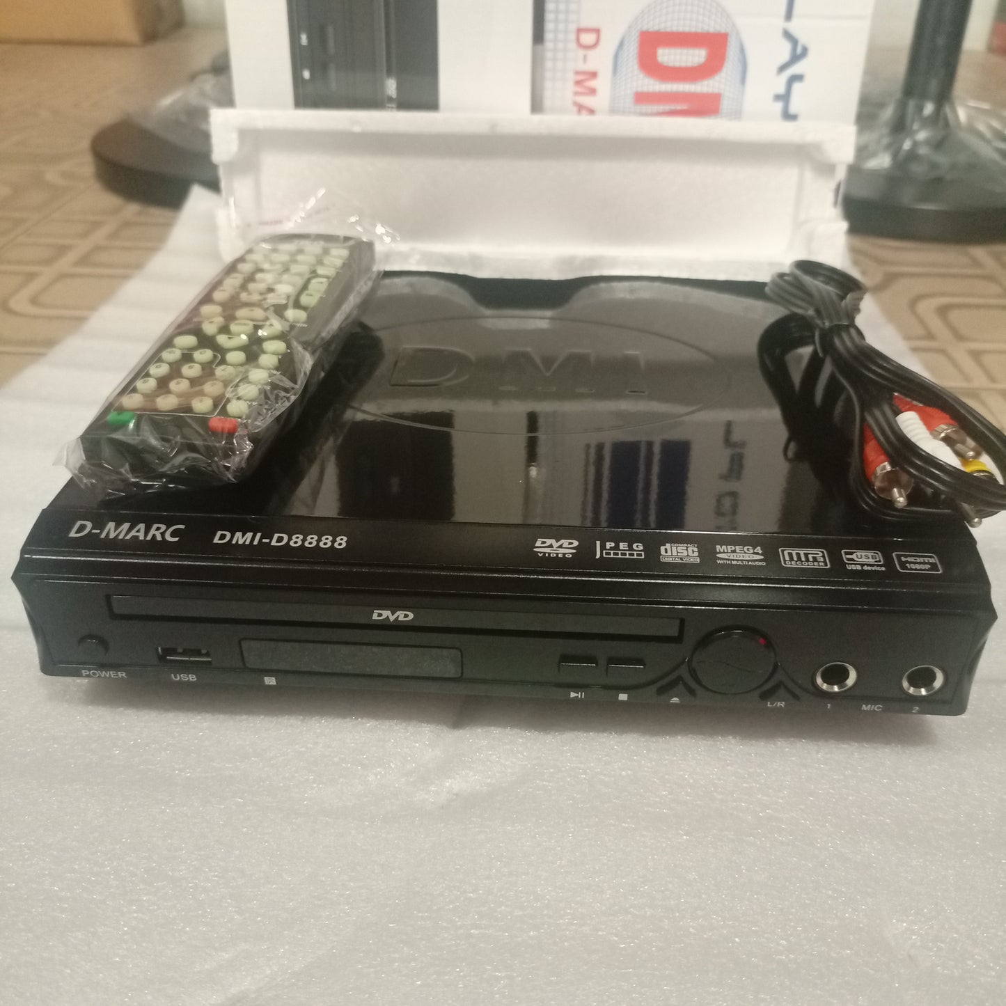 DMARC DMI-D8888 Multi-Playback HDMI DVD Player + HDMI Cable - Brand New