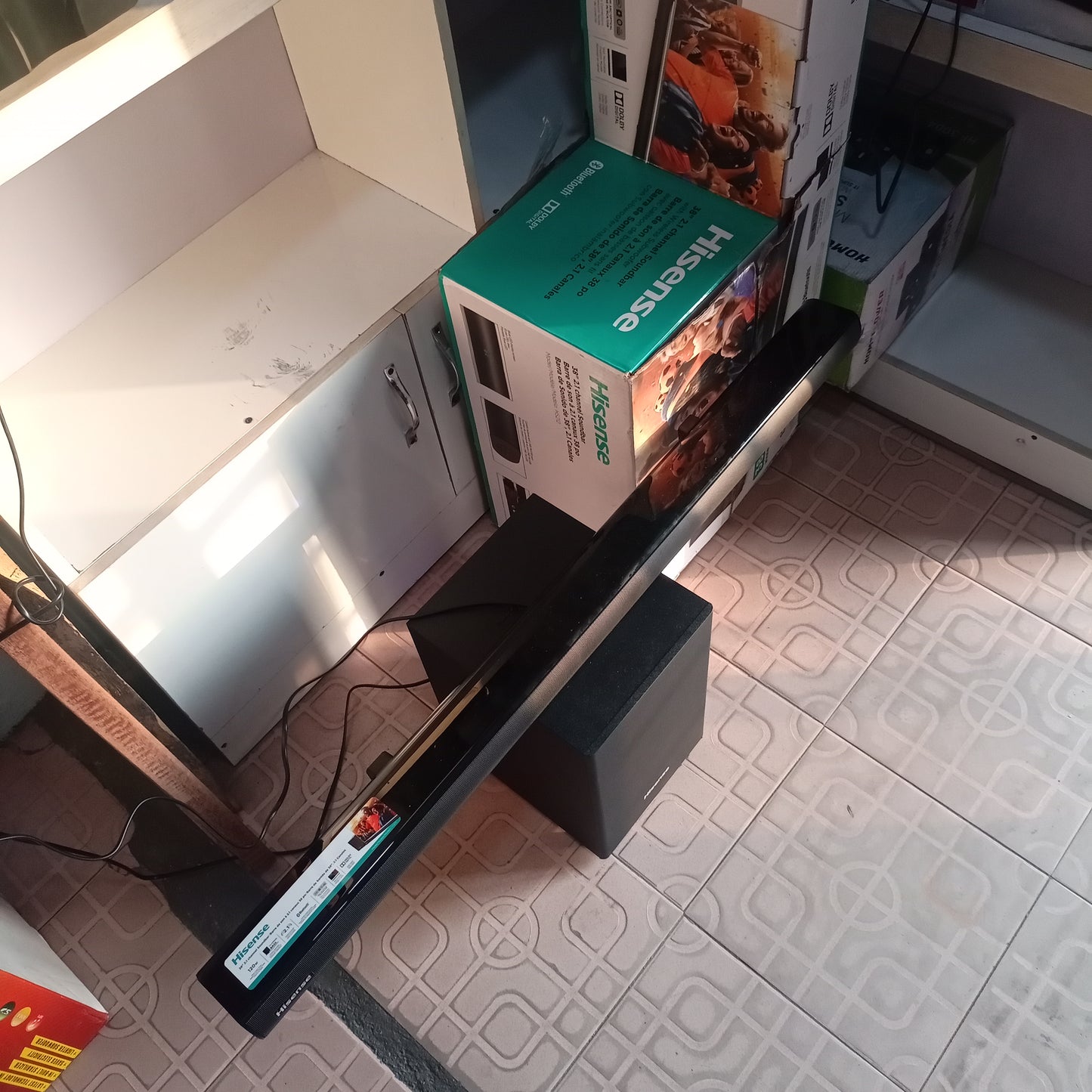 Hisense HS212 2.1Ch 120Watts Bluetooth Sound Bar with Wireless Subwoofer - Top View