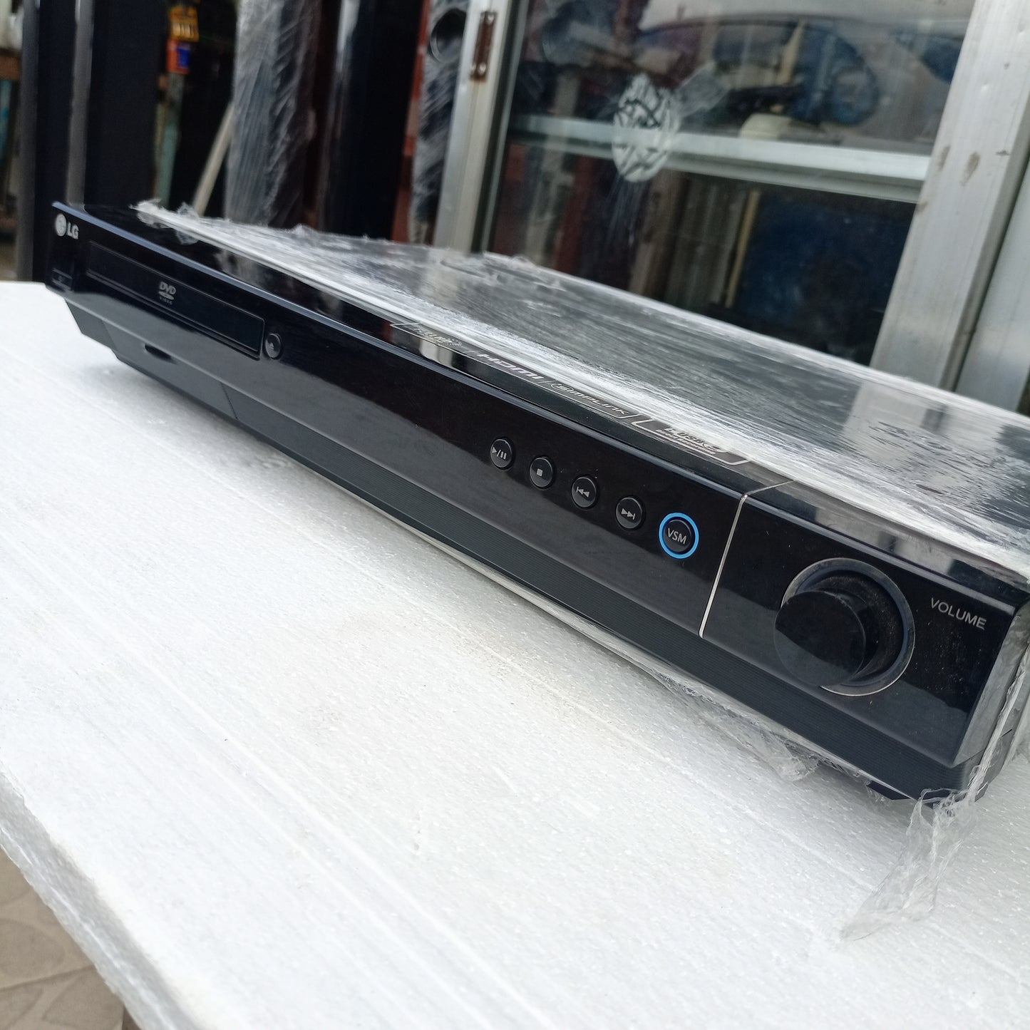 LG HT554 500Watts DVD Home Theater Machine Head - Front View