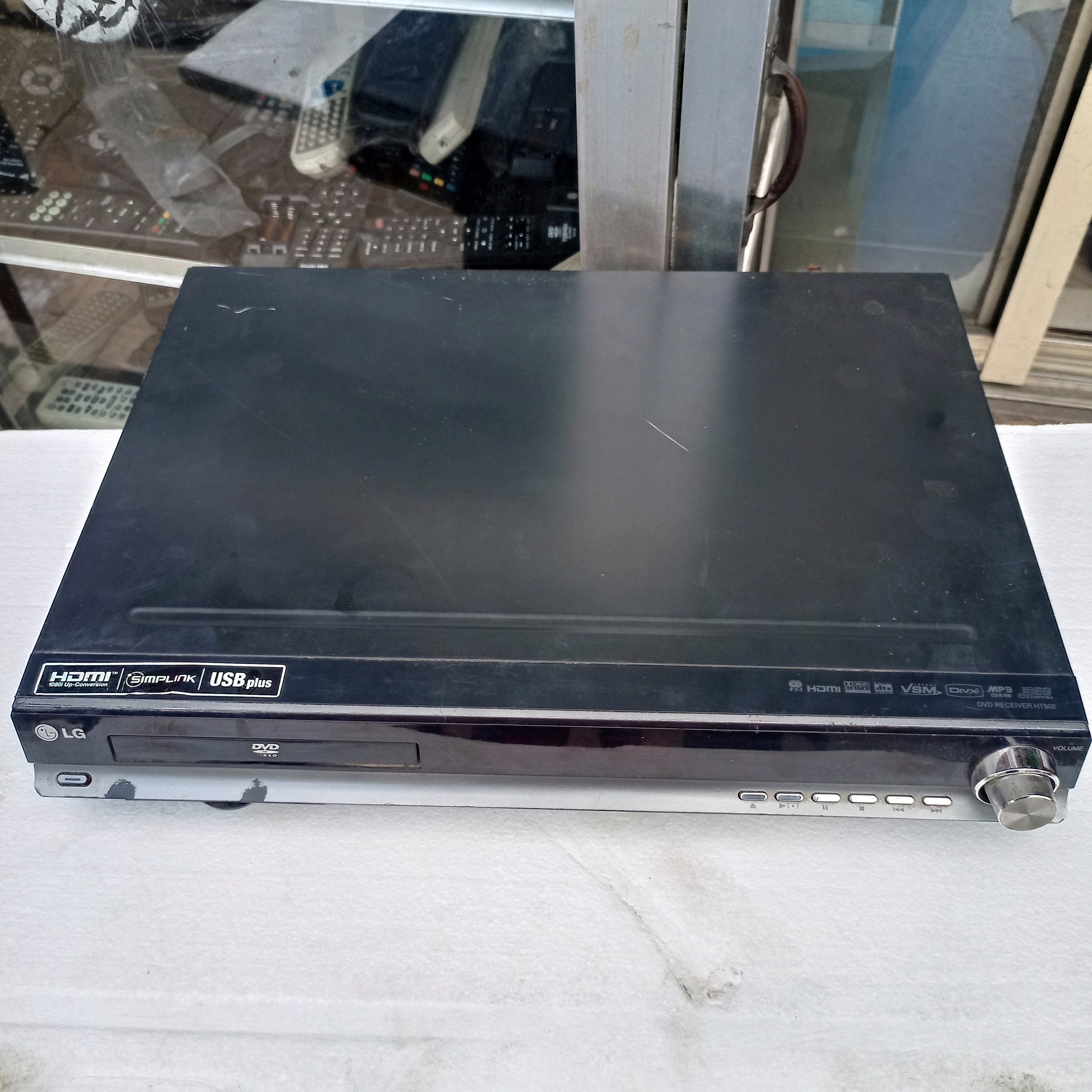 LG HT902PB 5.1Ch 1000Watts DVD Home Theater Machine Head - Top View