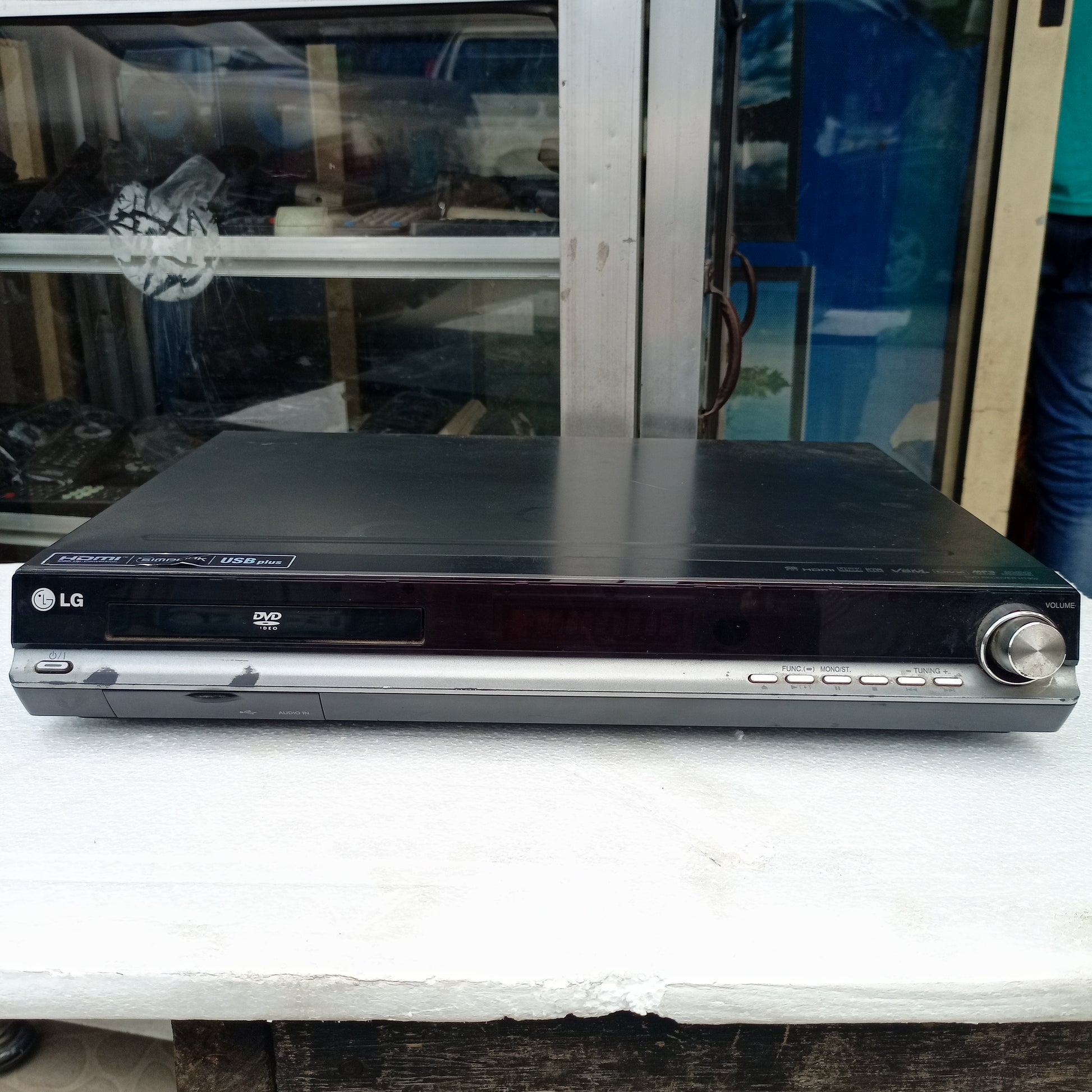 LG HT902PB 5.1Ch 1000Watts DVD Home Theater Machine Head - London Used