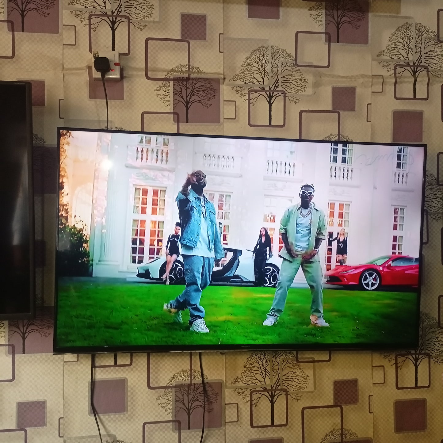 SAMSUNG 55 Inch UE55J5500 Series 5 Smart Full HD LED TV (Built-in WiFi, Miracast) - UK Used