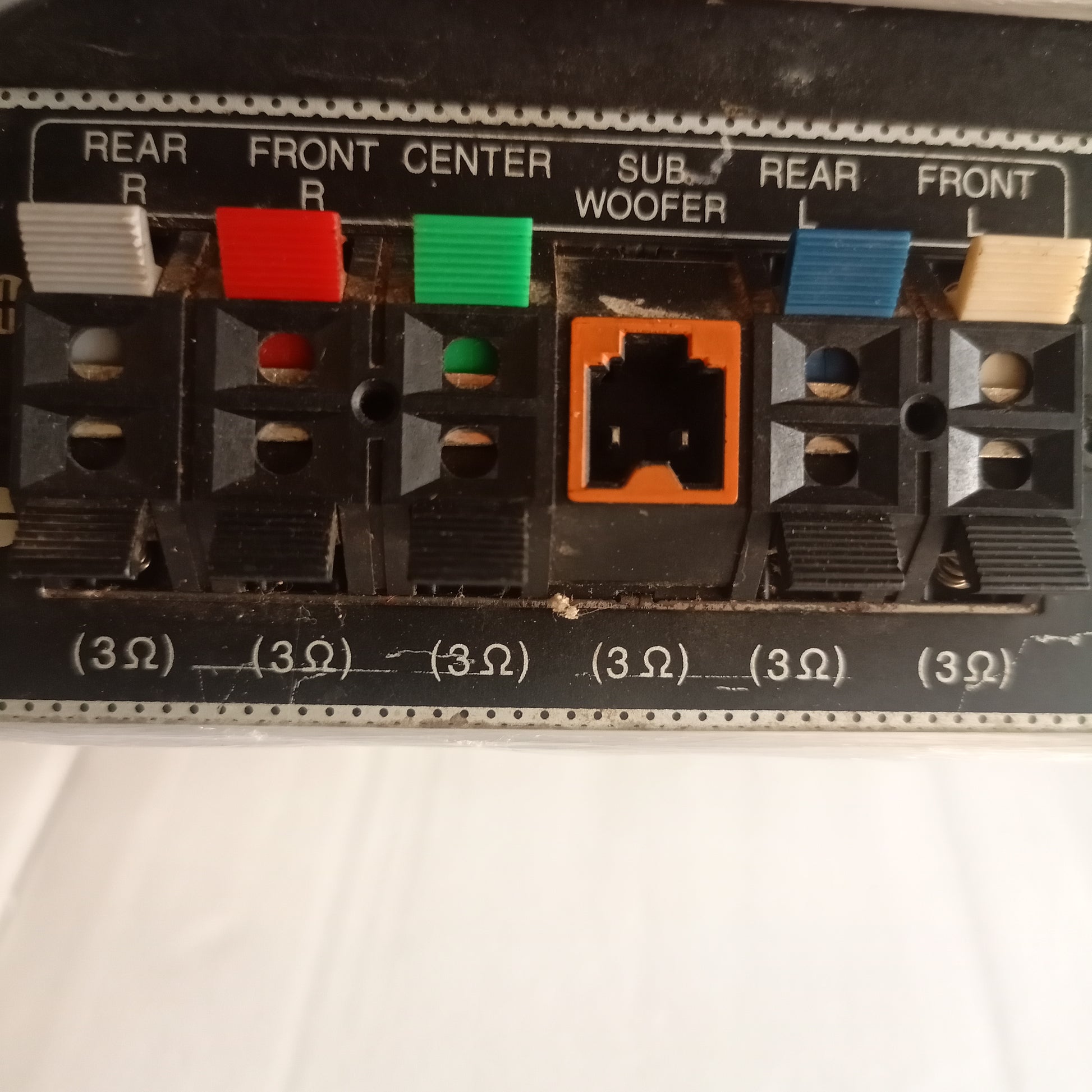 LG DH6531T 5.1Ch 1000Watts Bluetooth DVD Home Theater Machine Head - Speaker Terminals