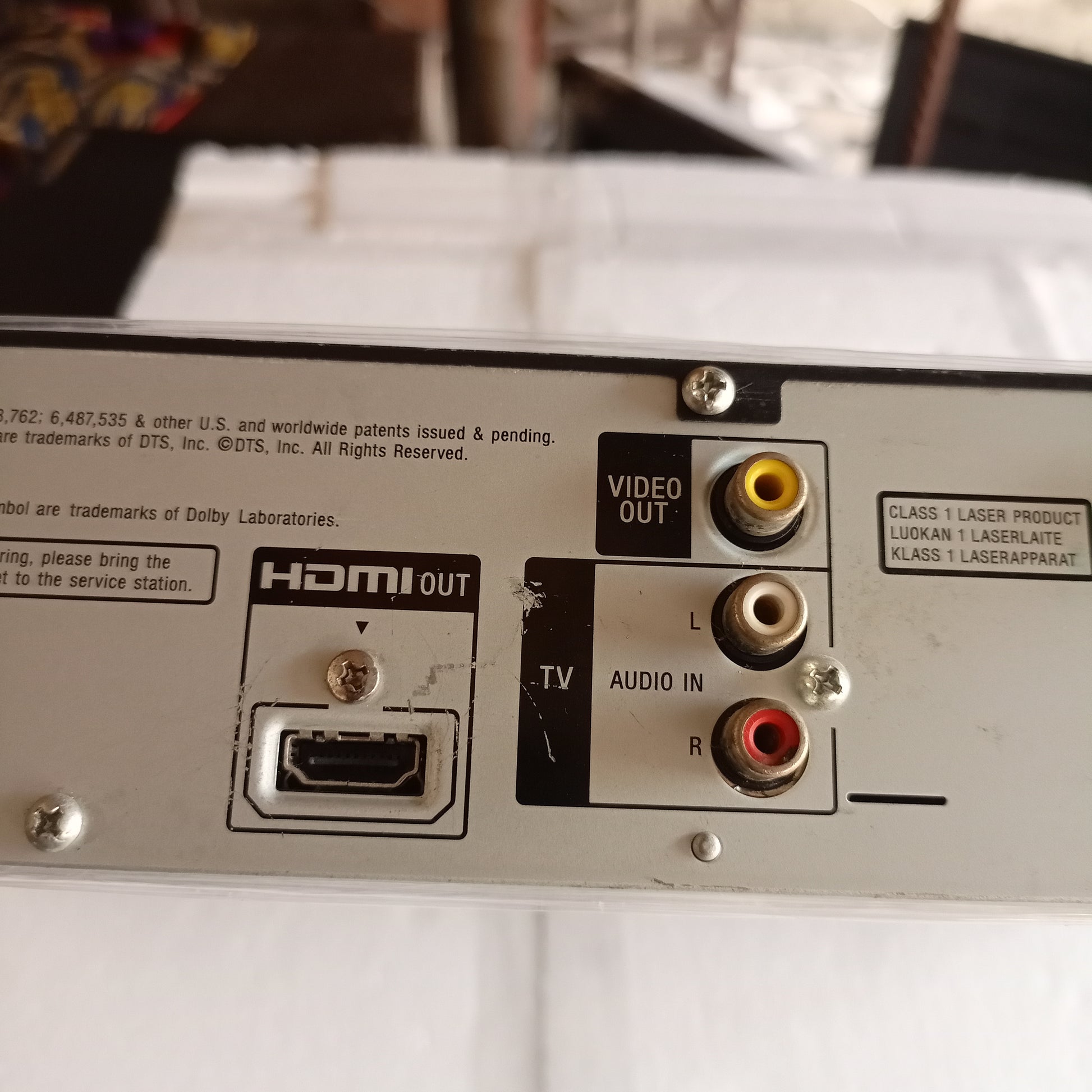 Sony HBD-TZ510 5.1Ch 600 Watts DVD Home Theater Machine Head - Video outputs and Aux