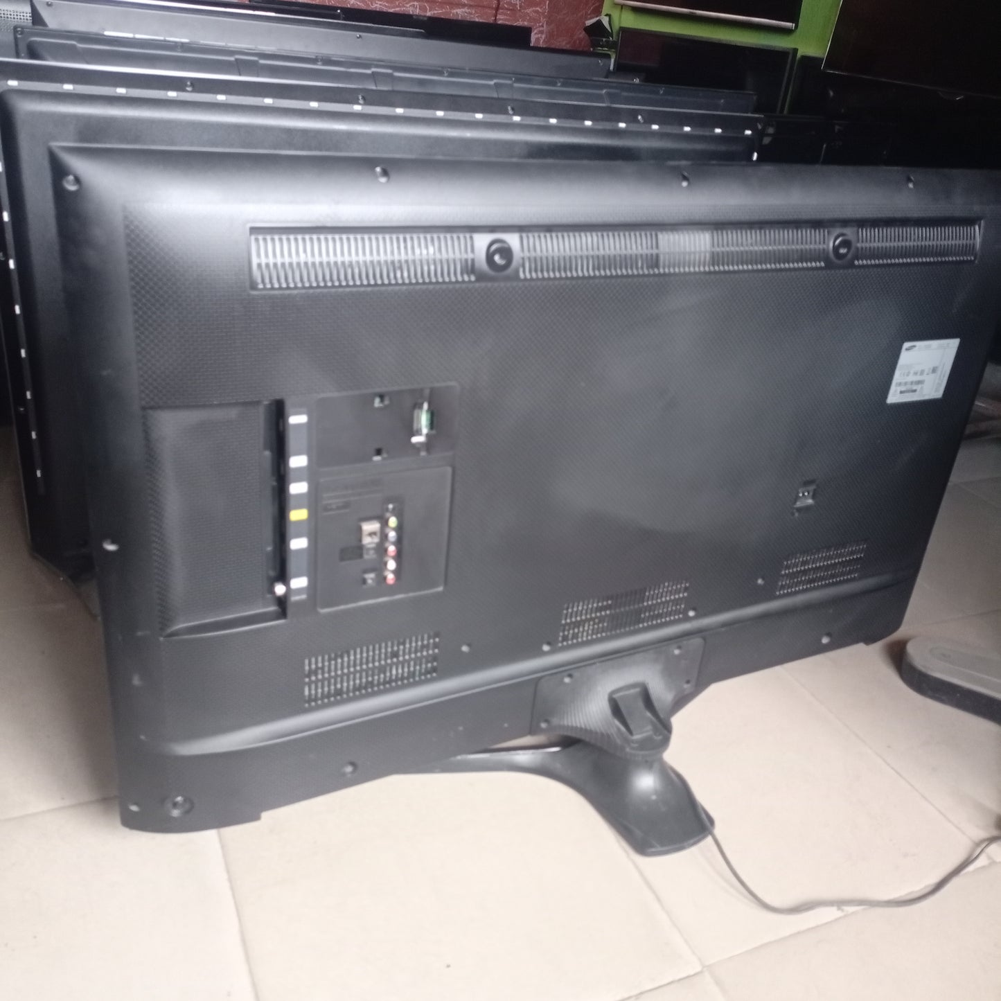 SAMSUNG 48 Inch UE48JU6400 Series 6 Smart 4K UHD HDR LED TV - Back View