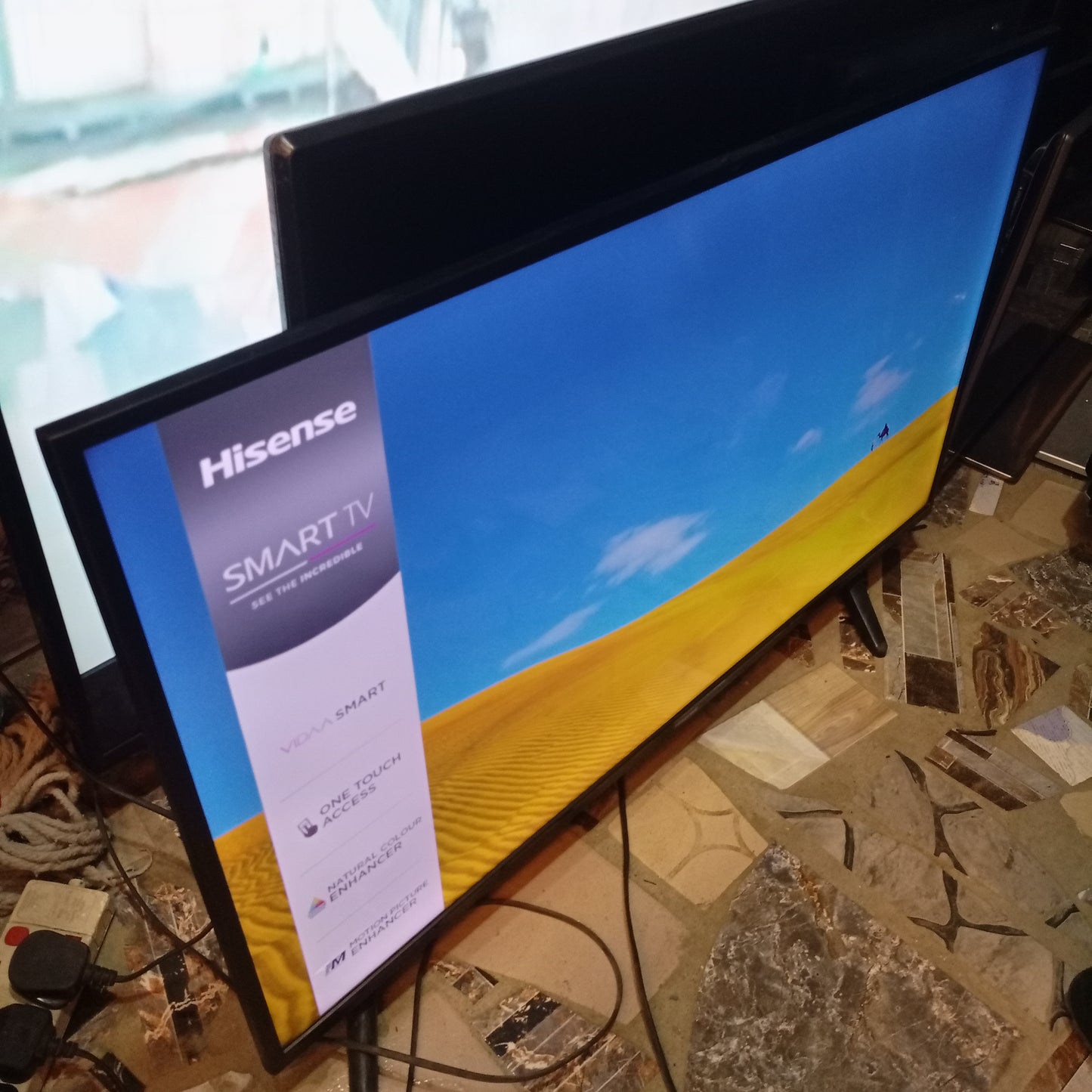 Hisense 40 inch VIDAA Smart Ultra HD LED TV (Netflix, YouTube) - UK Used