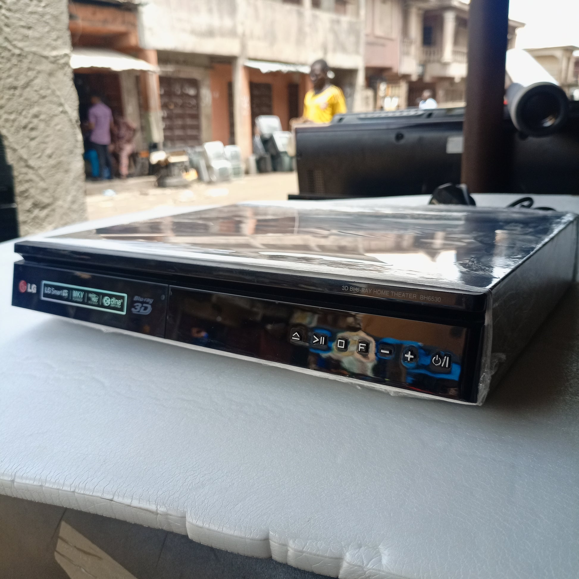 LG BH6530T 1000Watts 3D Blu-ray SMART DVD Home Theater Machine Head - London Used