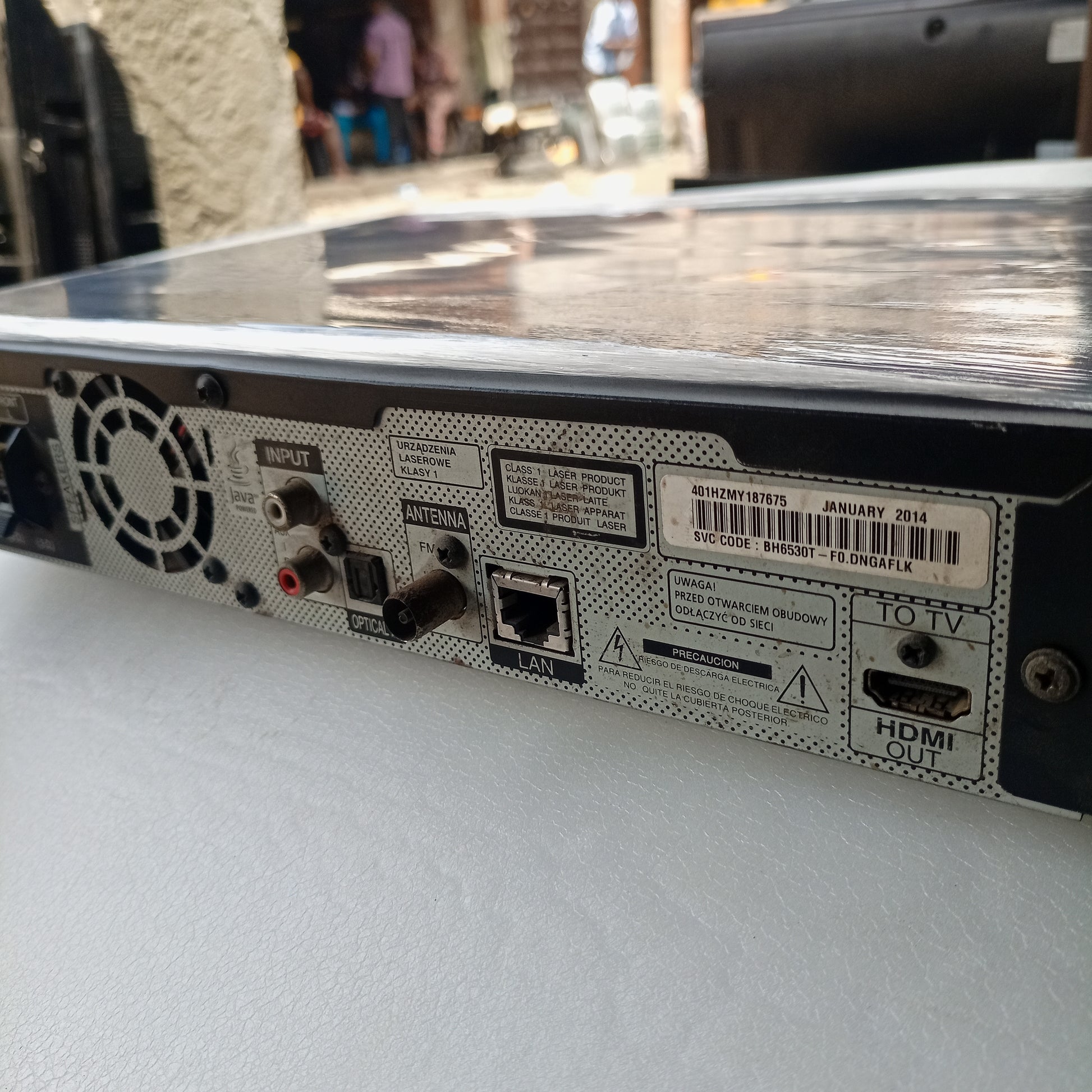 LG BH6530T 1000Watts 3D Blu-ray SMART DVD Home Theater Machine Head - Inputs and Outputs