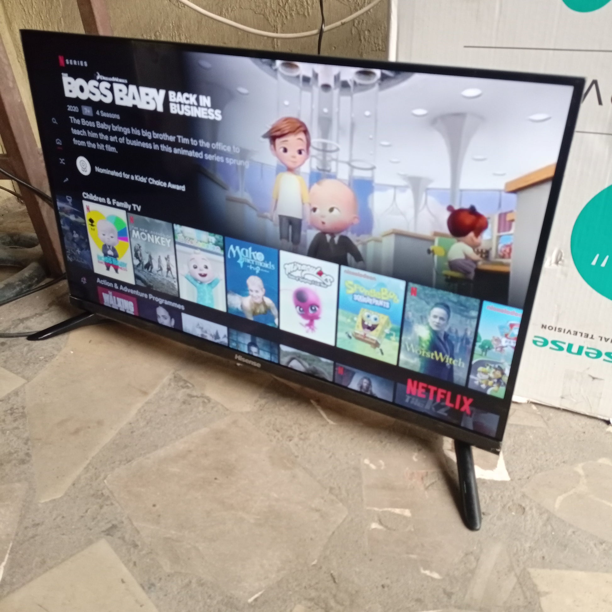 Hisense 32 inch WiFi Satellite Smart Full HD LED TV - London Used