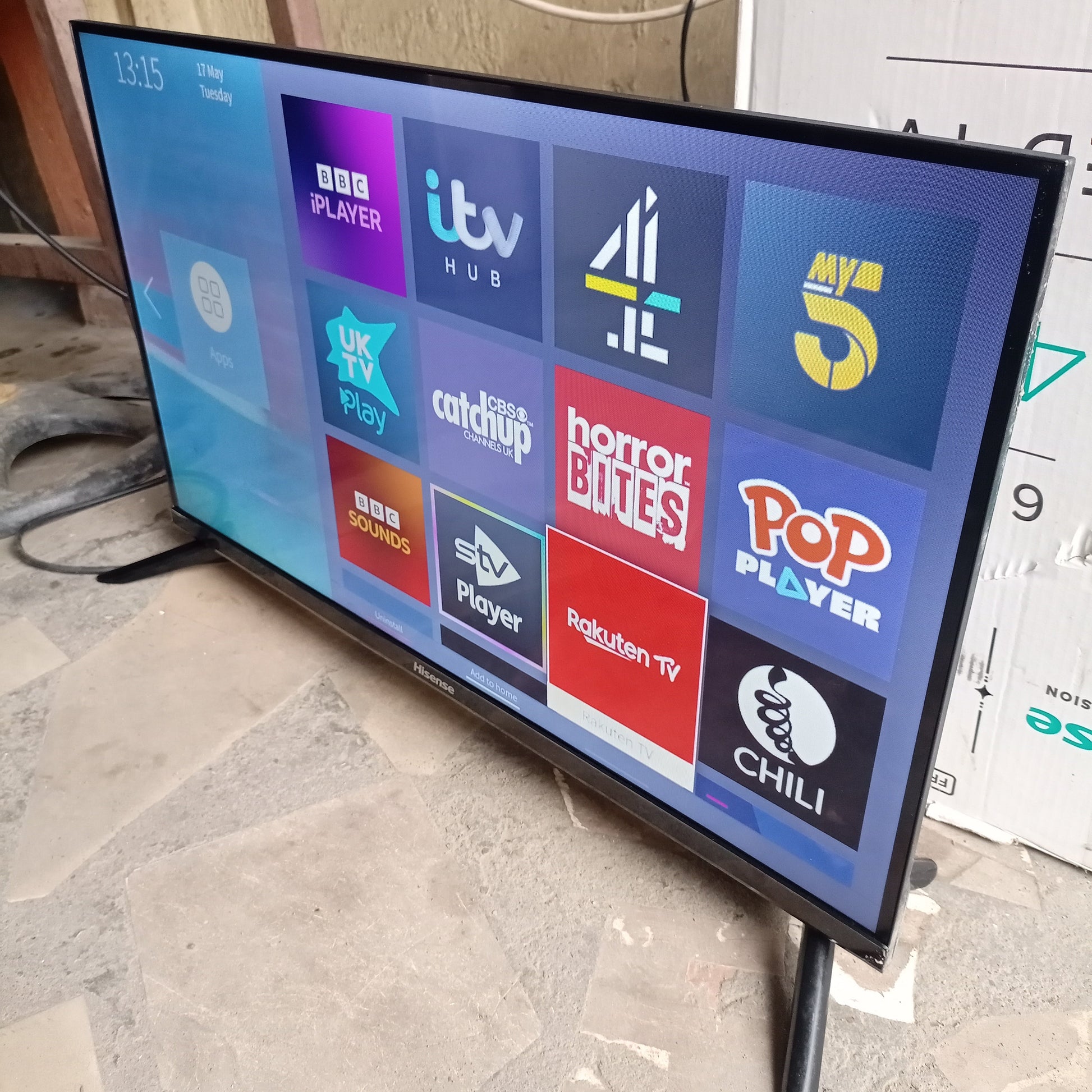 Hisense 32 inch WiFi Satellite Smart Full HD LED TV - London Used