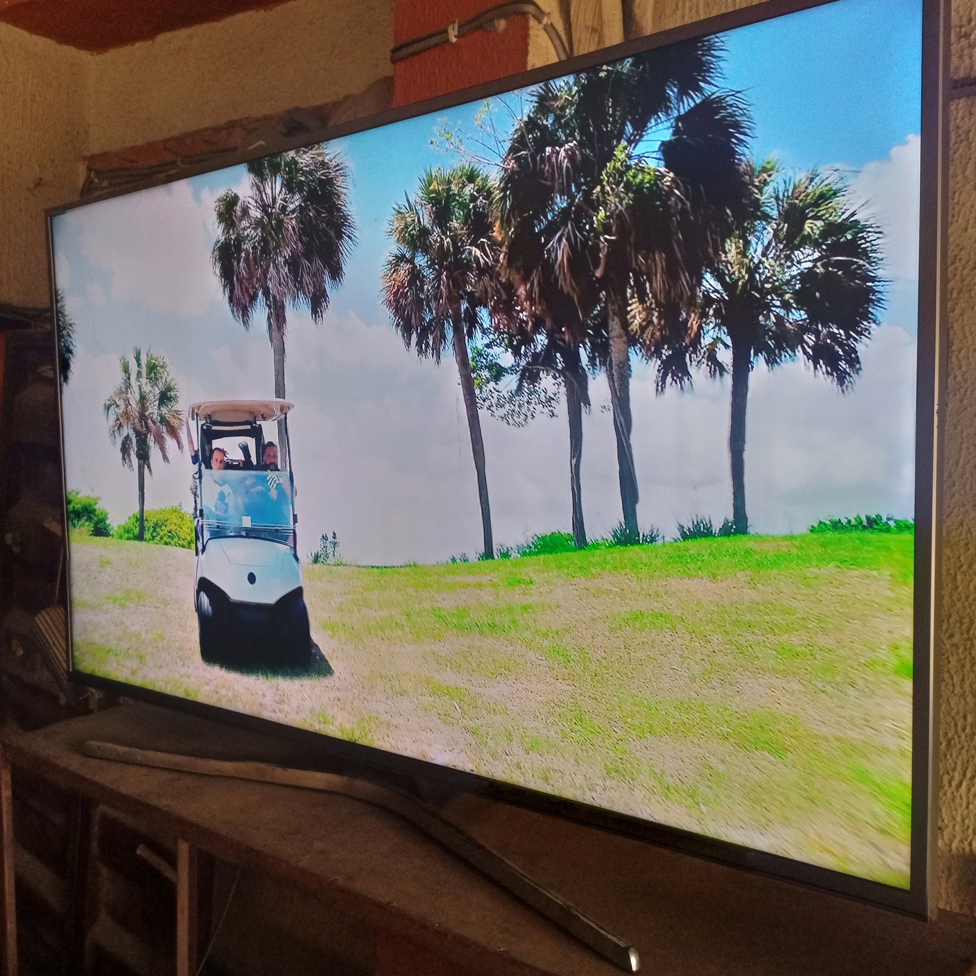 SAMSUNG 49 Inch UE49MU6120 UHD 4K HDR10 Smart TV + WiFi, Bluetooth - UK Used