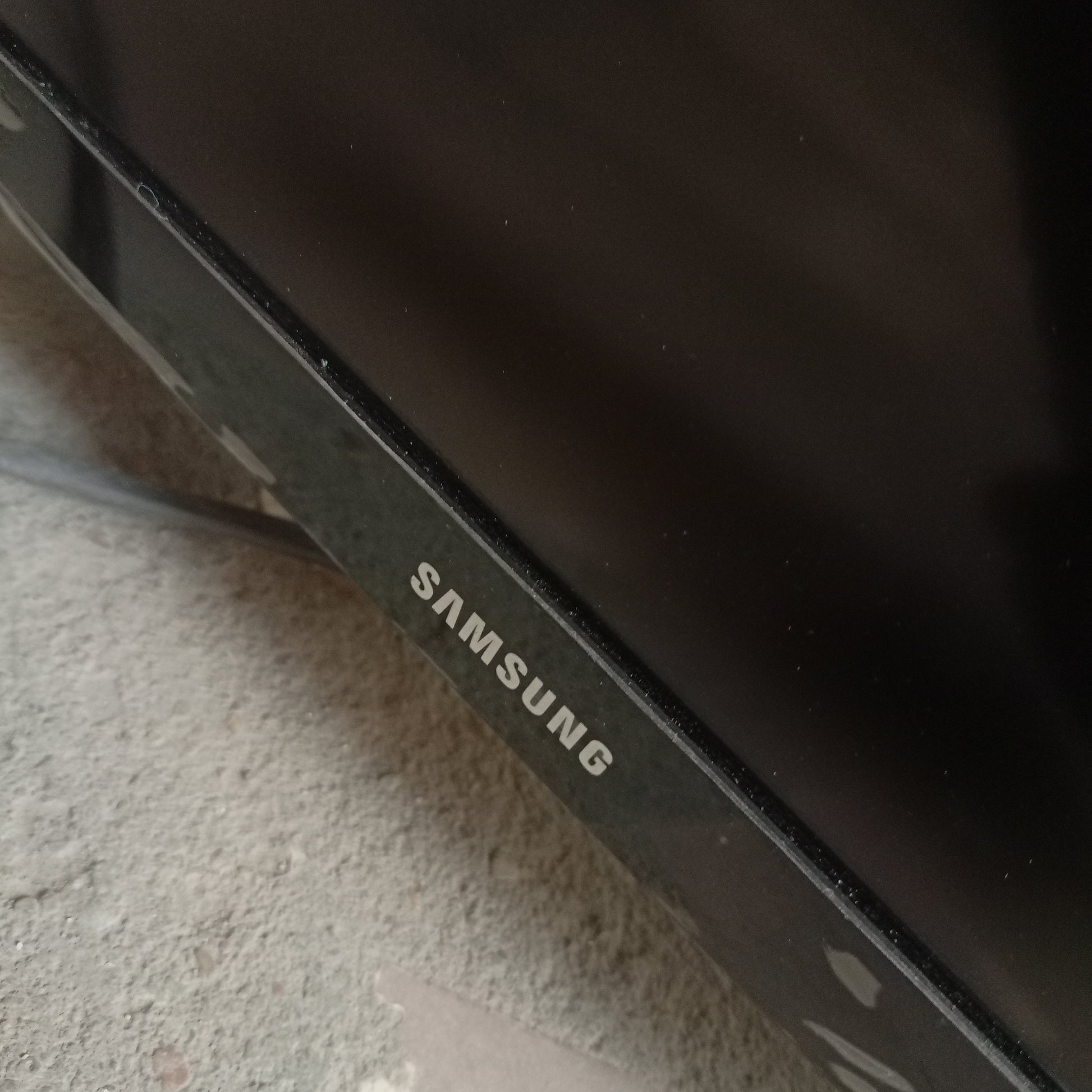 SAMSUNG 32 Inch UE32T4300 Series 2020 Active HDR Smart Apple TV - Tiny Bezel