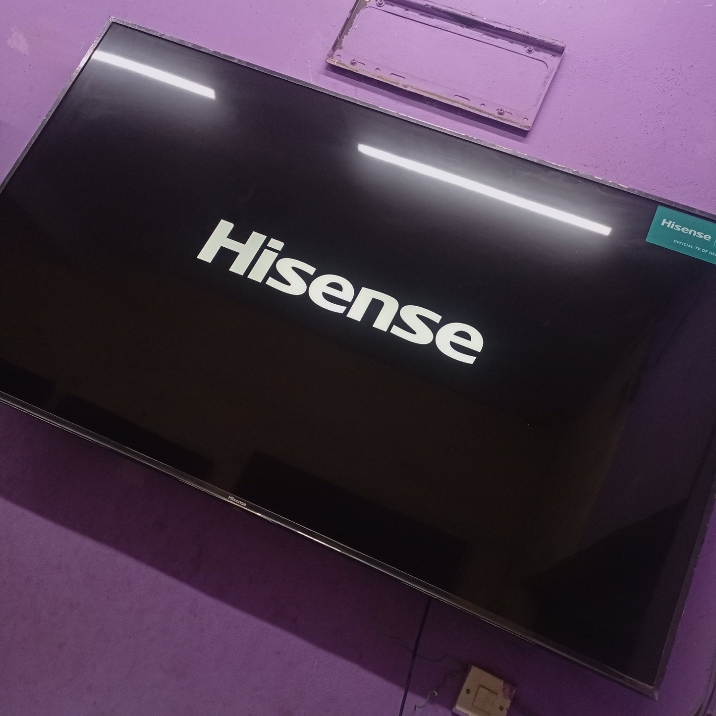 Hisense 65 inch VIDAA Smart 4K UHD LED TV (Netflix, YouTube, Amazon Prime) - Foreign Used