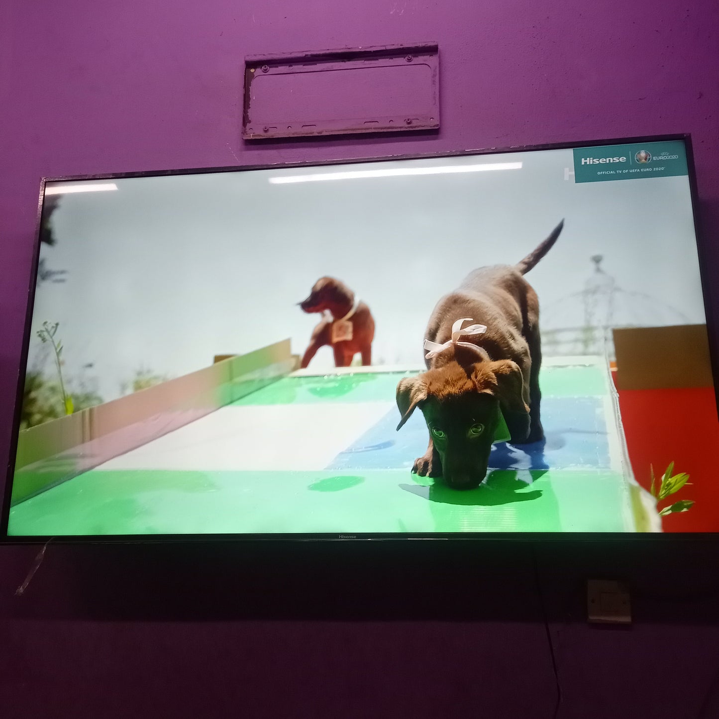 Hisense 65 inch VIDAA Smart 4K UHD LED TV (Netflix, YouTube, Amazon Prime) - Foreign Used