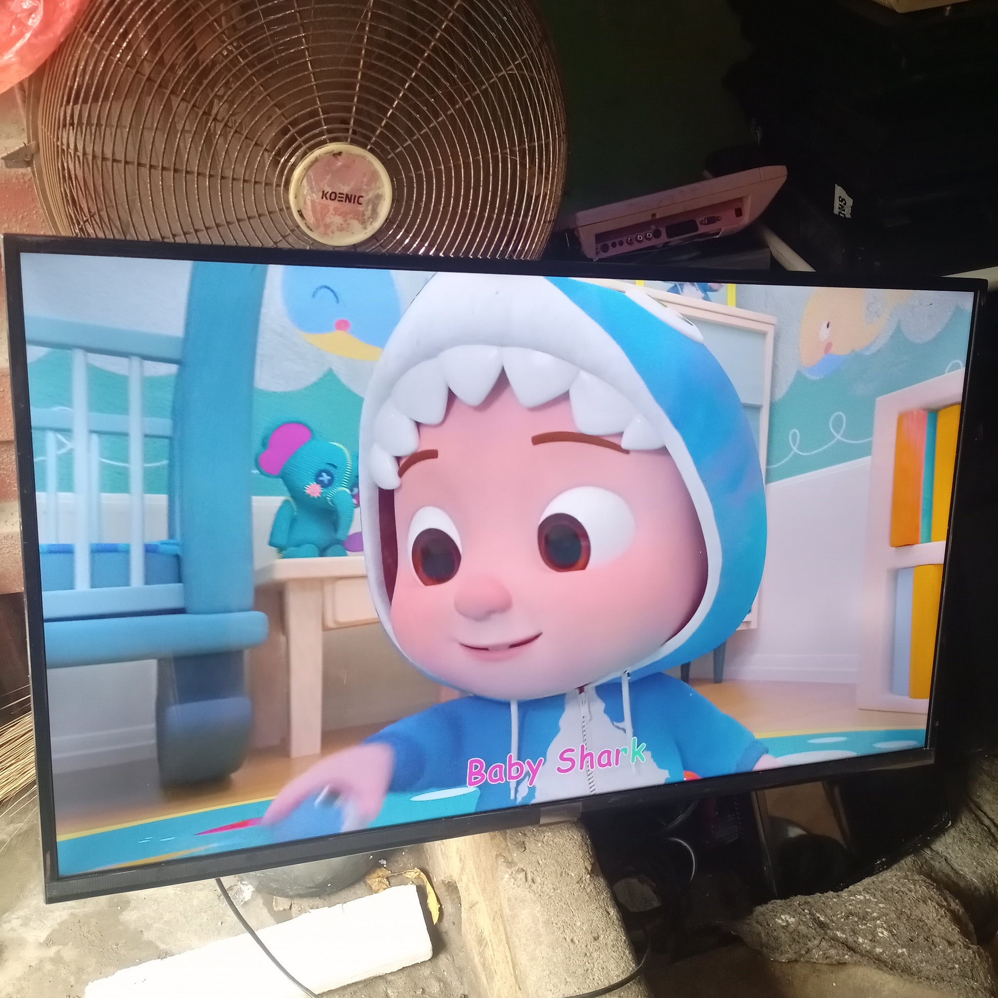 TCL 43 inch 43DP603 Smart 4K UHD LED TV - Watching YouTube