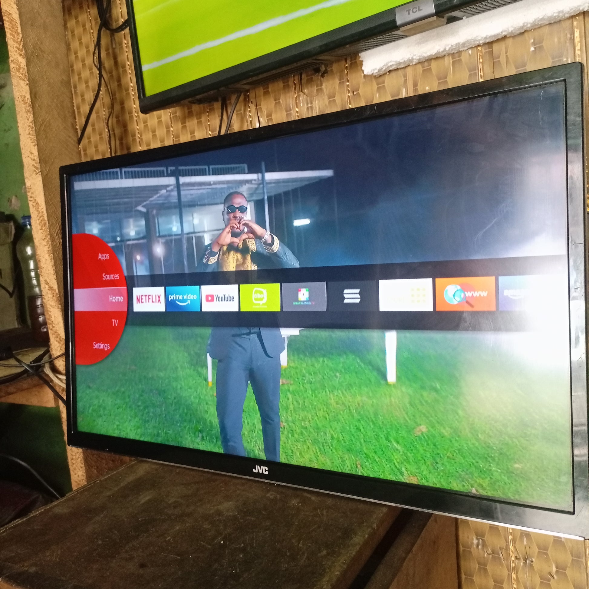 JVC 32 Inch LT-32C690 Built-in WiFi Smart Full HD LED TV (Netflix, YouTube) - London Used