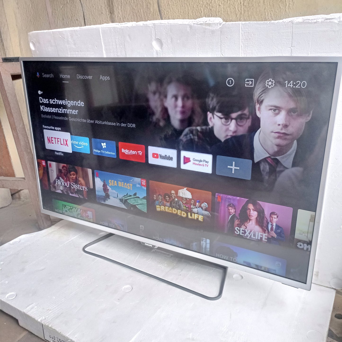 Philips 43 Inch 43PUS6551/12 6500 Series 4K UHD HDR Bluetooth LED TV powered by Android - UK Used