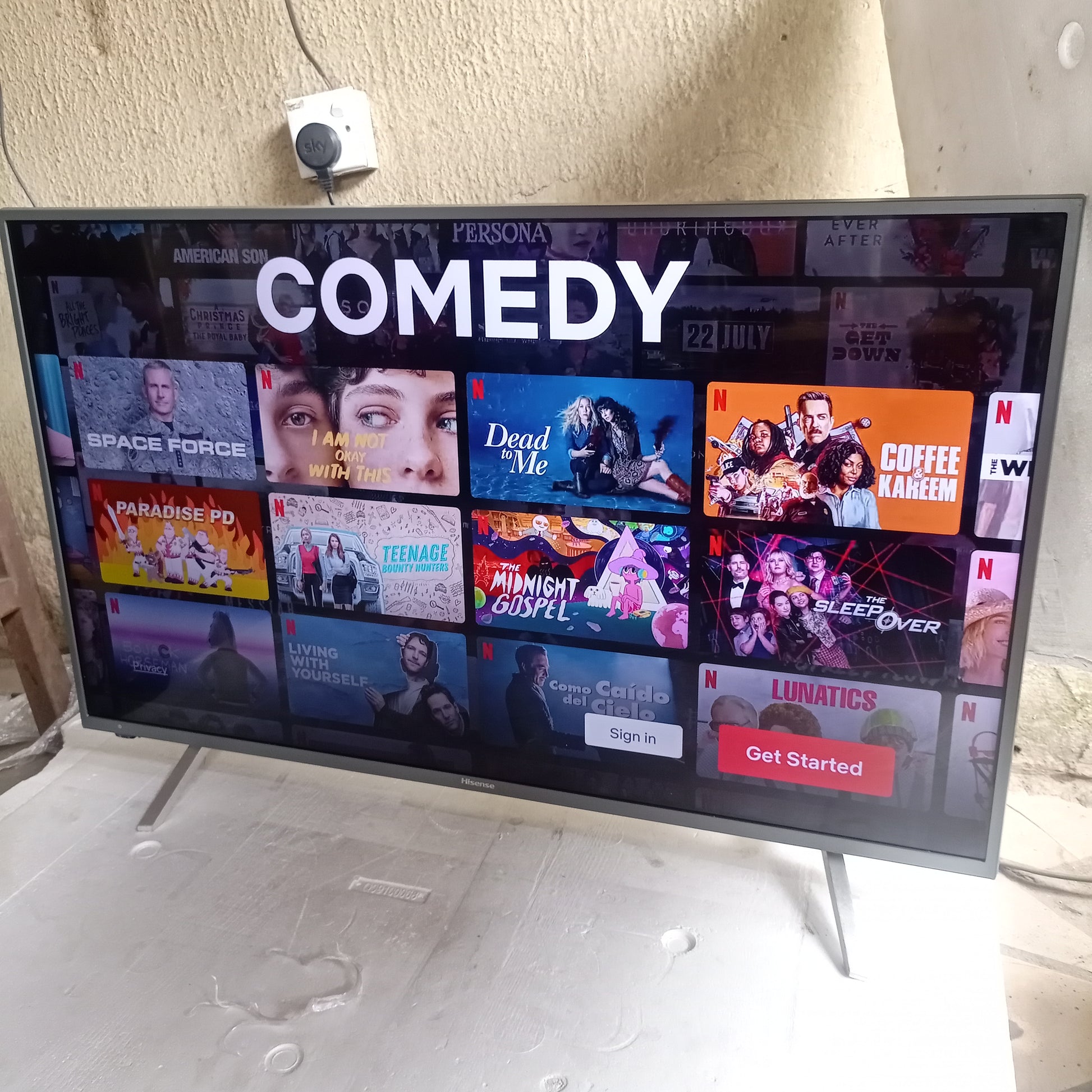 Hisense 43 inch 43A6100 VIDAA Smart 4K UHD Widescreen LED TV + Netflix