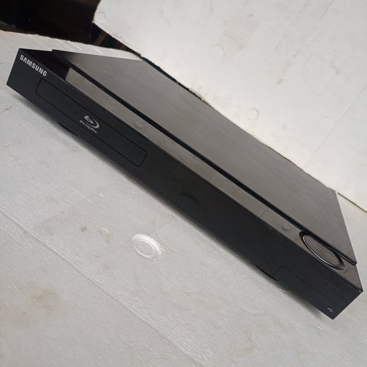 Samsung HT-C5550 1000Watts Blu-ray 3D DVD Home Theater Machine Head - Angle Front View
