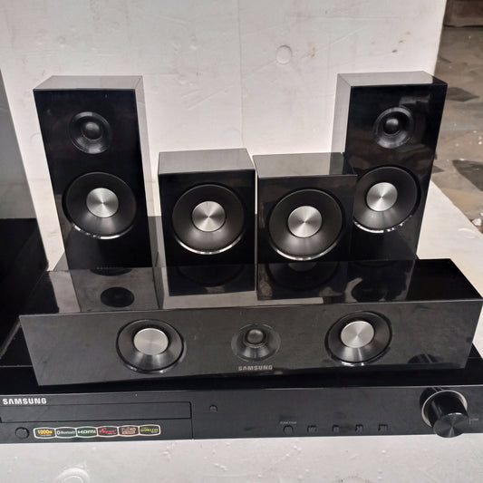 Samsung HT-Z315 5.1Ch 1000Watts Bluetooth DVD Home Theater Complete Set - Speaker View