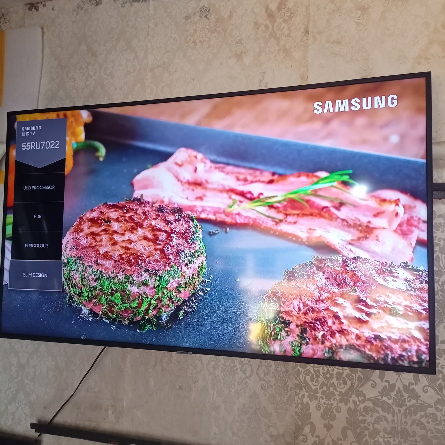 SAMSUNG 55 Inch UE55RU7020 Series 7 Smart 4K UHD HDR10+ Apple TV - UK Used