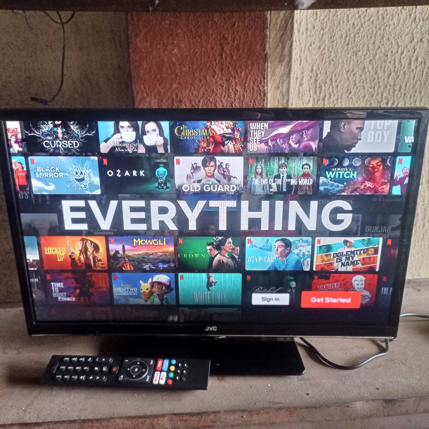 JVC 24 inch LT-24C685 Smart Full HD LED TV (DVD Combo) + Built-in WiFi - Foreign Used