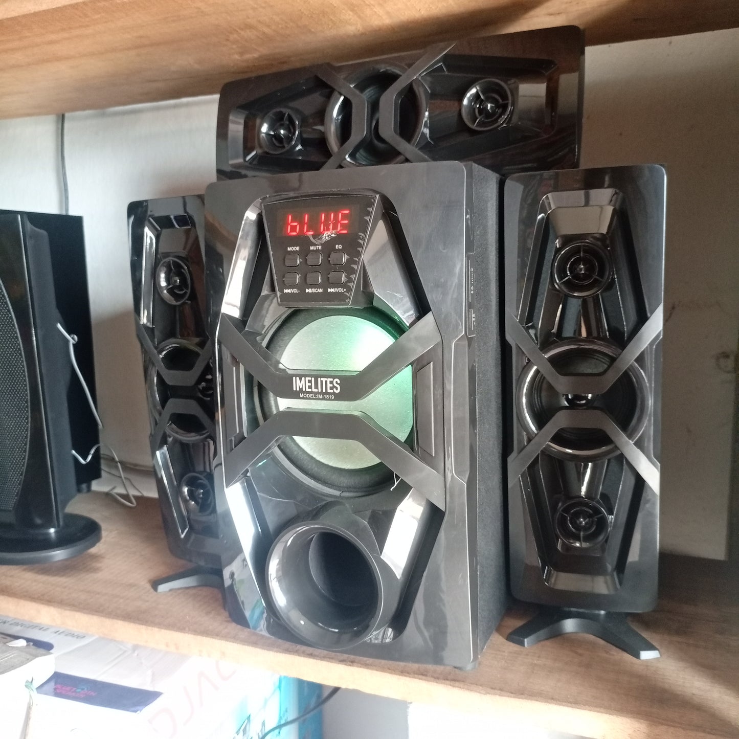 IMELITES IM-1819 3.1Ch Bluetooth Hifi Home Theater - Side View