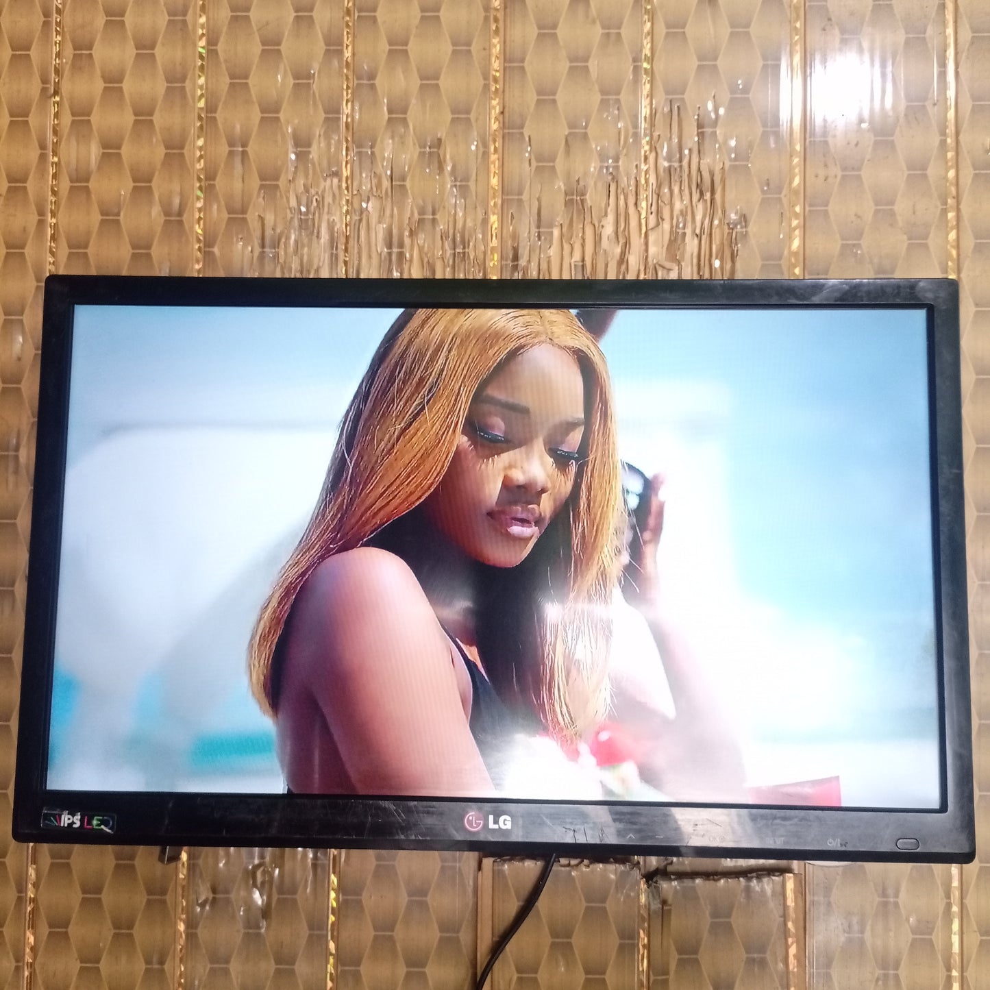 LG 22 Inch 22MA33D-PZ Full HD LED TV (DC-19V Powered) - Hang on wall