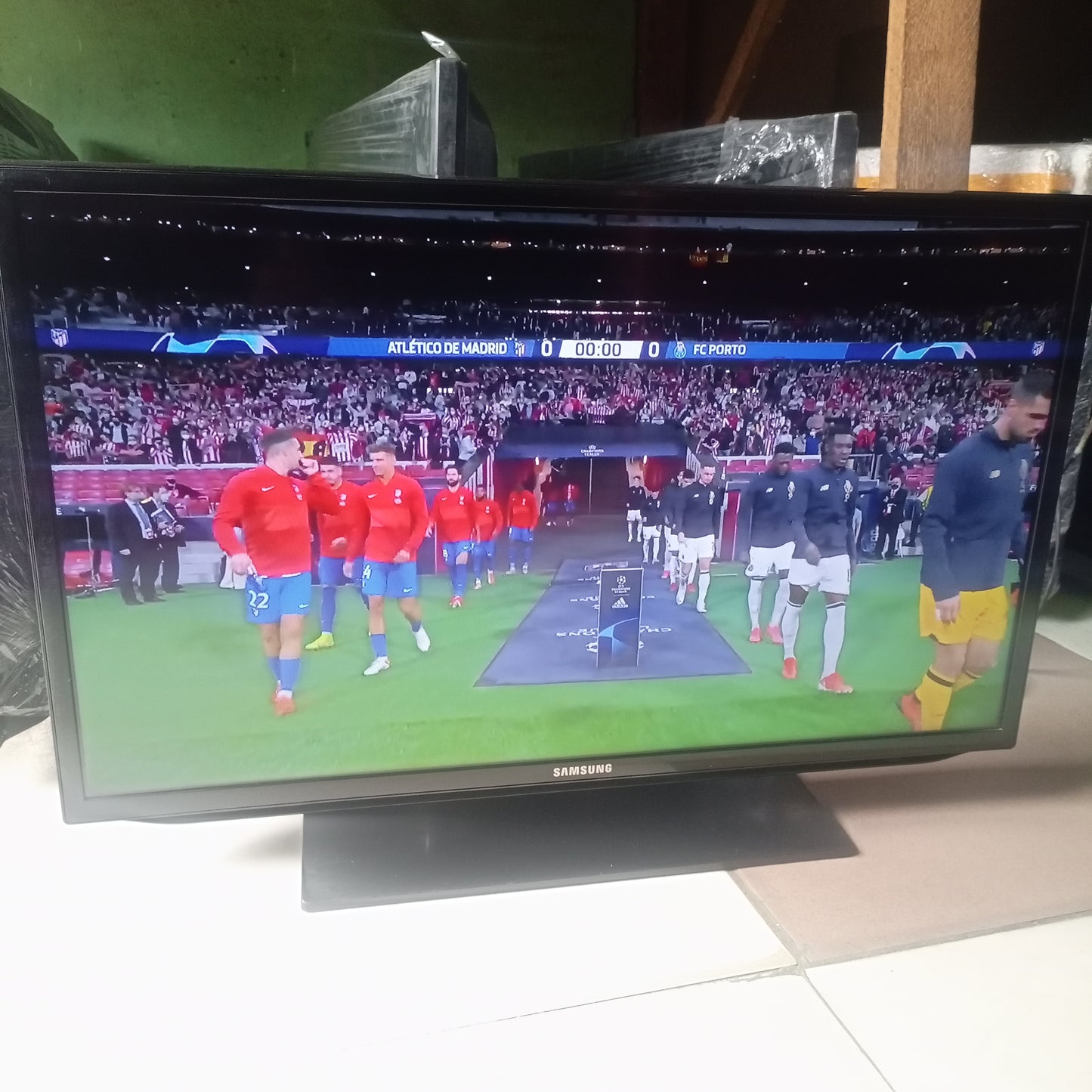 SAMSUNG 32 Inch UE32EH5000 Series 5 Widescreen FHD LED TV - Front View