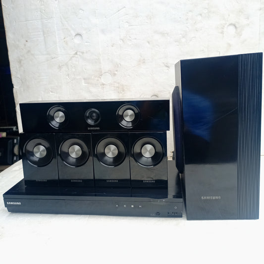 Samsung HT-D550 1000Watts DVD Home Theater Complete Set - Foreign Used