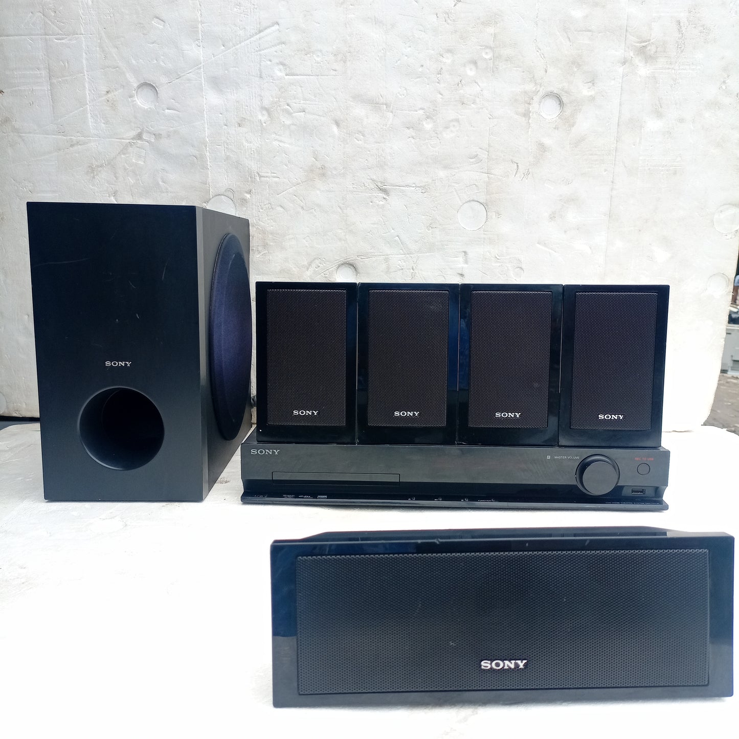 Système de cinéma maison DVD Sony DAV-DZ210 5.1 canaux 600 watts - Londres d'occasion