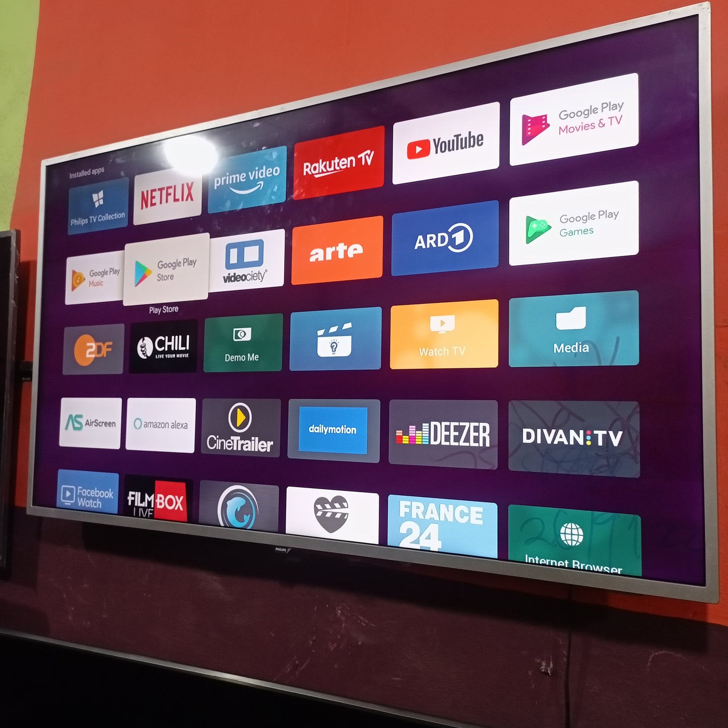 Philips 49 Inch 49PUS6401 6000 Series Smart 4K UHD Android LED TV + Ambilight, WiFi & Bluetooth - London Used