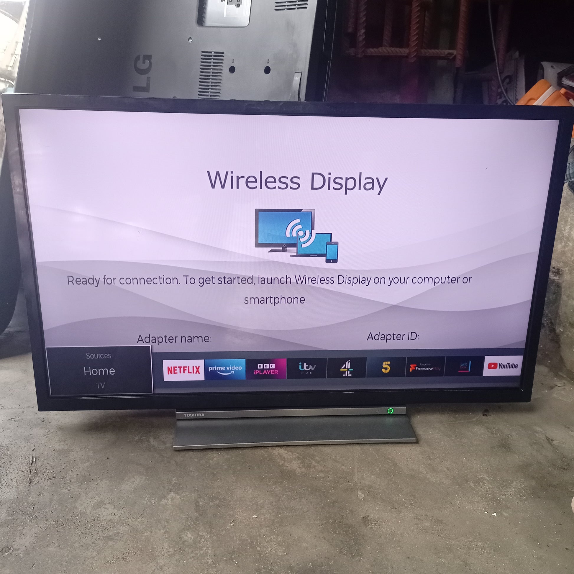 TOSHIBA 32 inch 32LL3A63DB Satellite Smart FHD LED TV + Built-in WiFi & Bluetooth - London Used